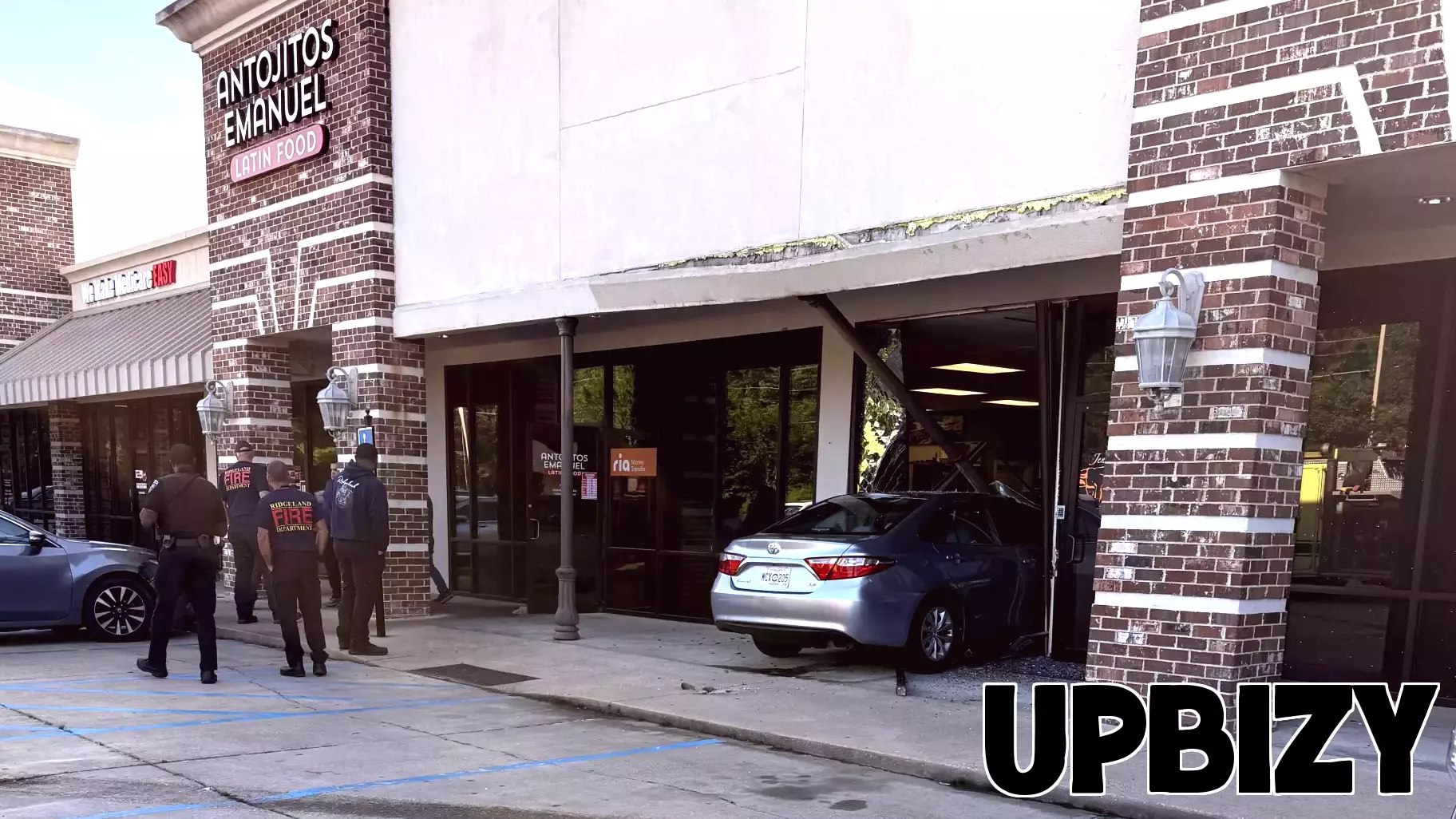 Vehicle Collides with Business in Ridgeland